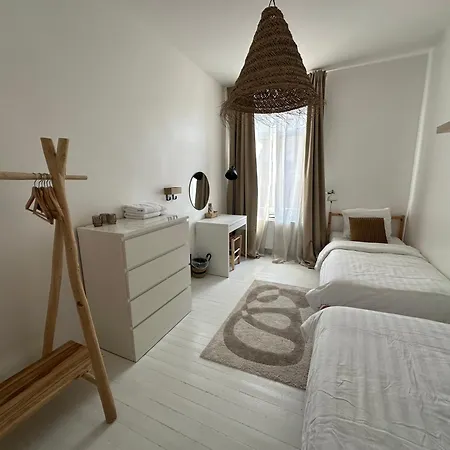 Ladar House *