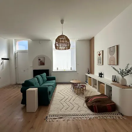 Ladar House Kwatera prywatna *